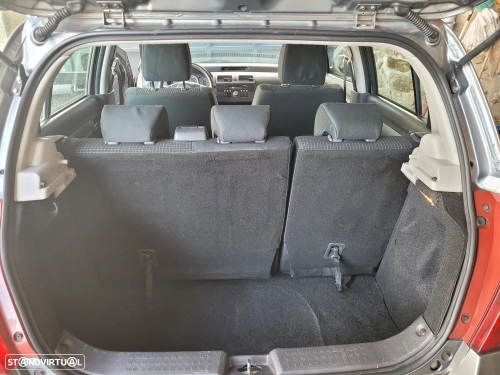 Suzuki Swift 1.3 DDiS GL - 12