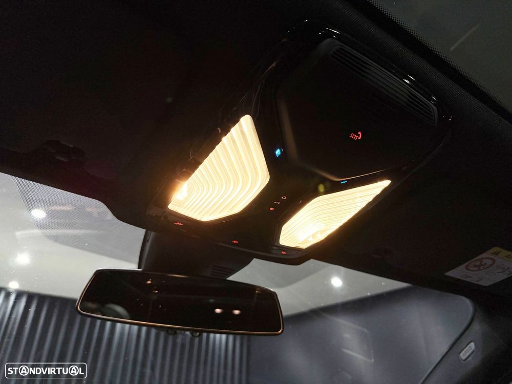 BMW 330 e Touring Pack Desportivo M Pro Auto - 26