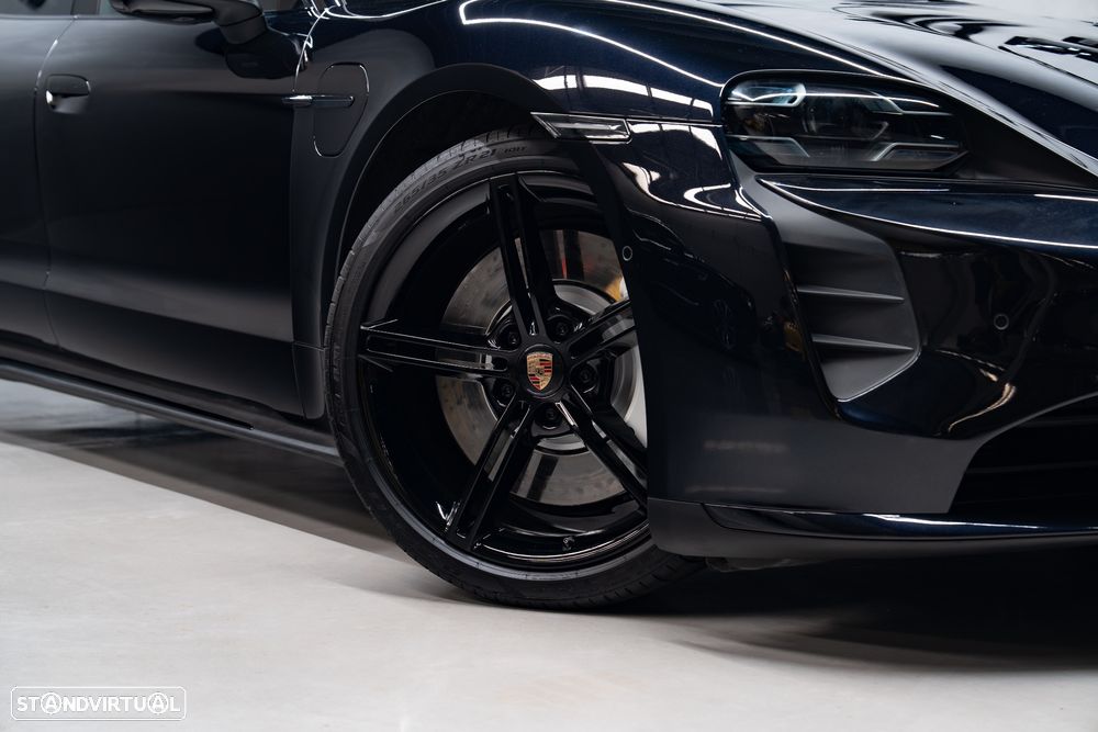 Porsche Taycan Turbo - 4