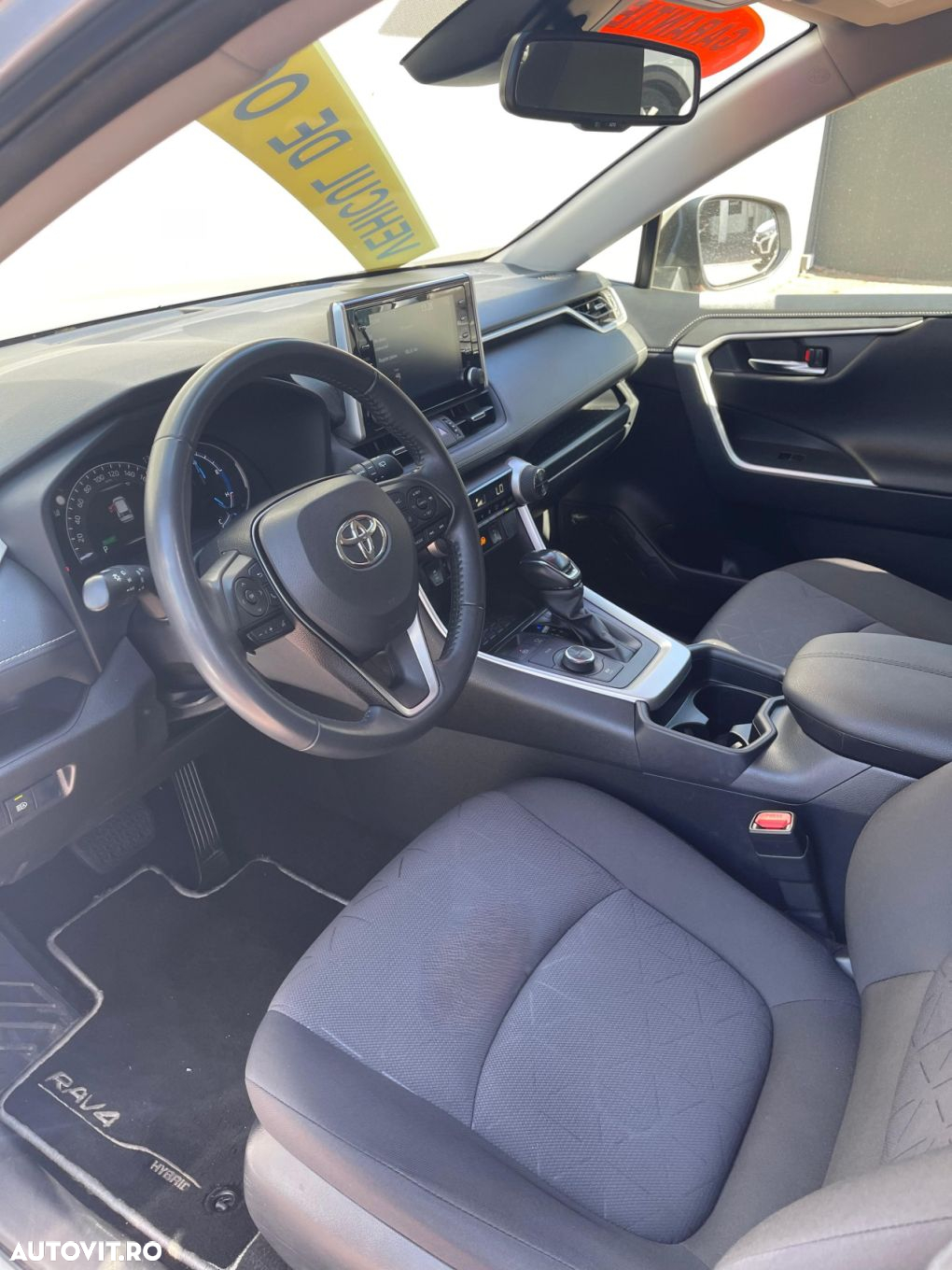 Toyota RAV4 - 8