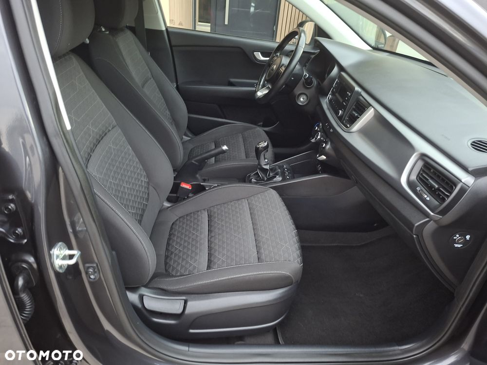 Kia Rio - 11