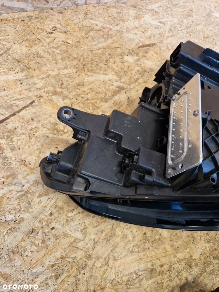Lampa lewa Bmw U11 X1 - 9