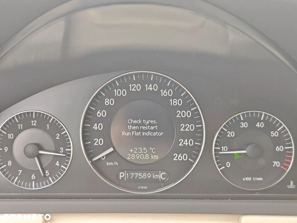 Mercedes-Benz CLK - 21