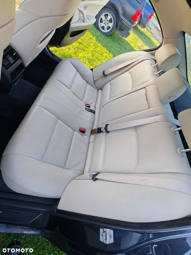 BMW Seria 5 520d xDrive - 16