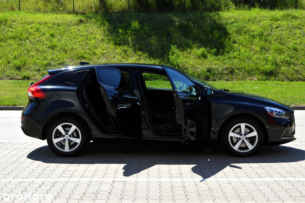 Volvo V40 T2 Momentum - 26