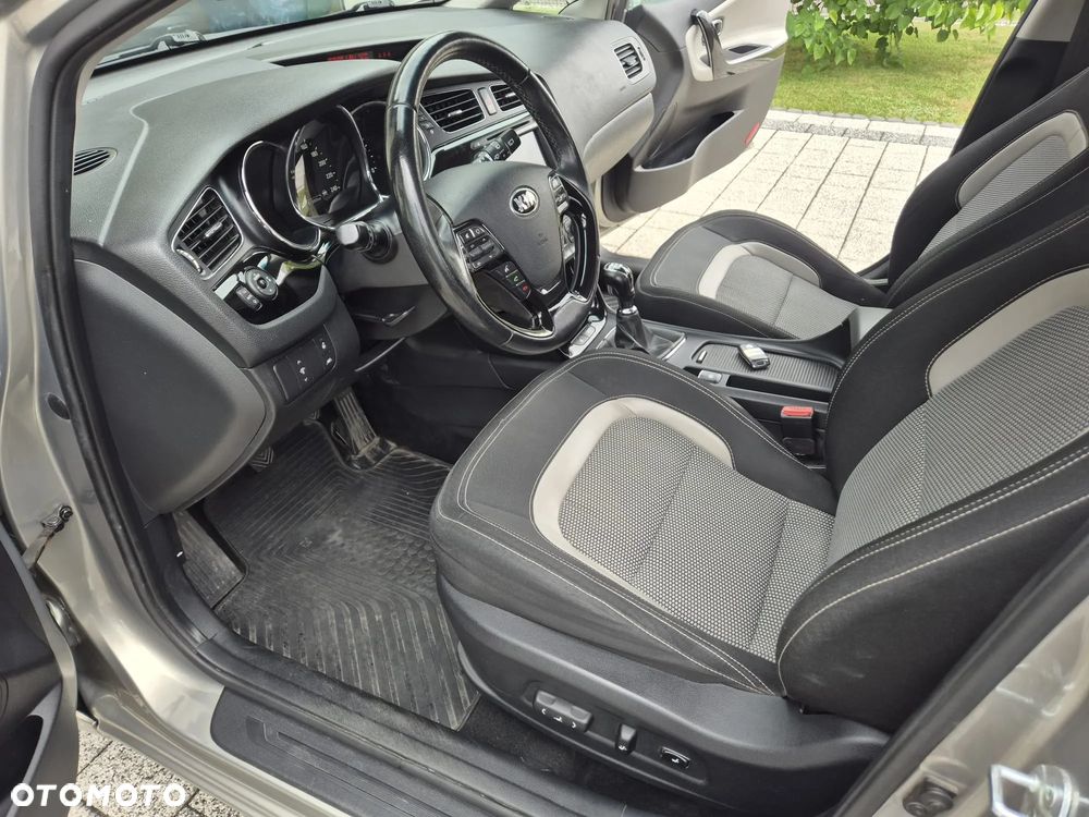 Kia Ceed - 9
