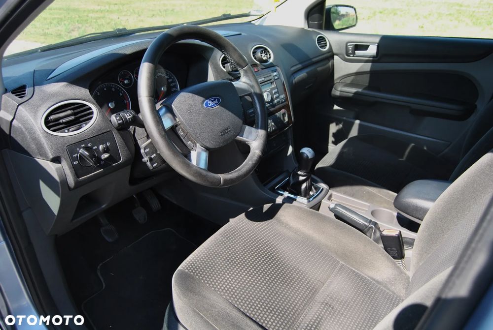 Ford Focus 1.6 Ghia - 5
