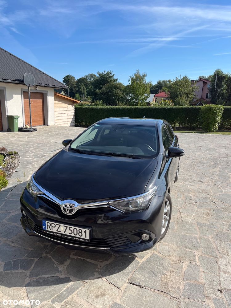 Toyota Auris 1.6 D-4D Comfort - 1