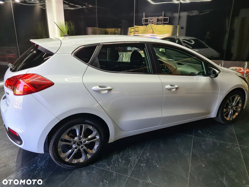 Kia Ceed 1.6 CRDi ISG Spirit - 2