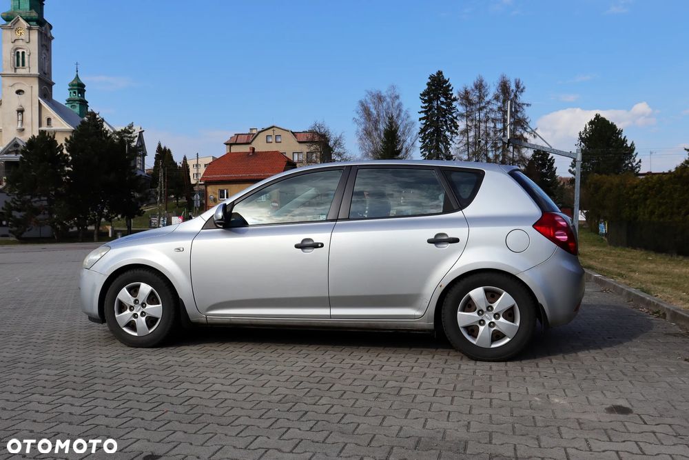 Kia Ceed - 6