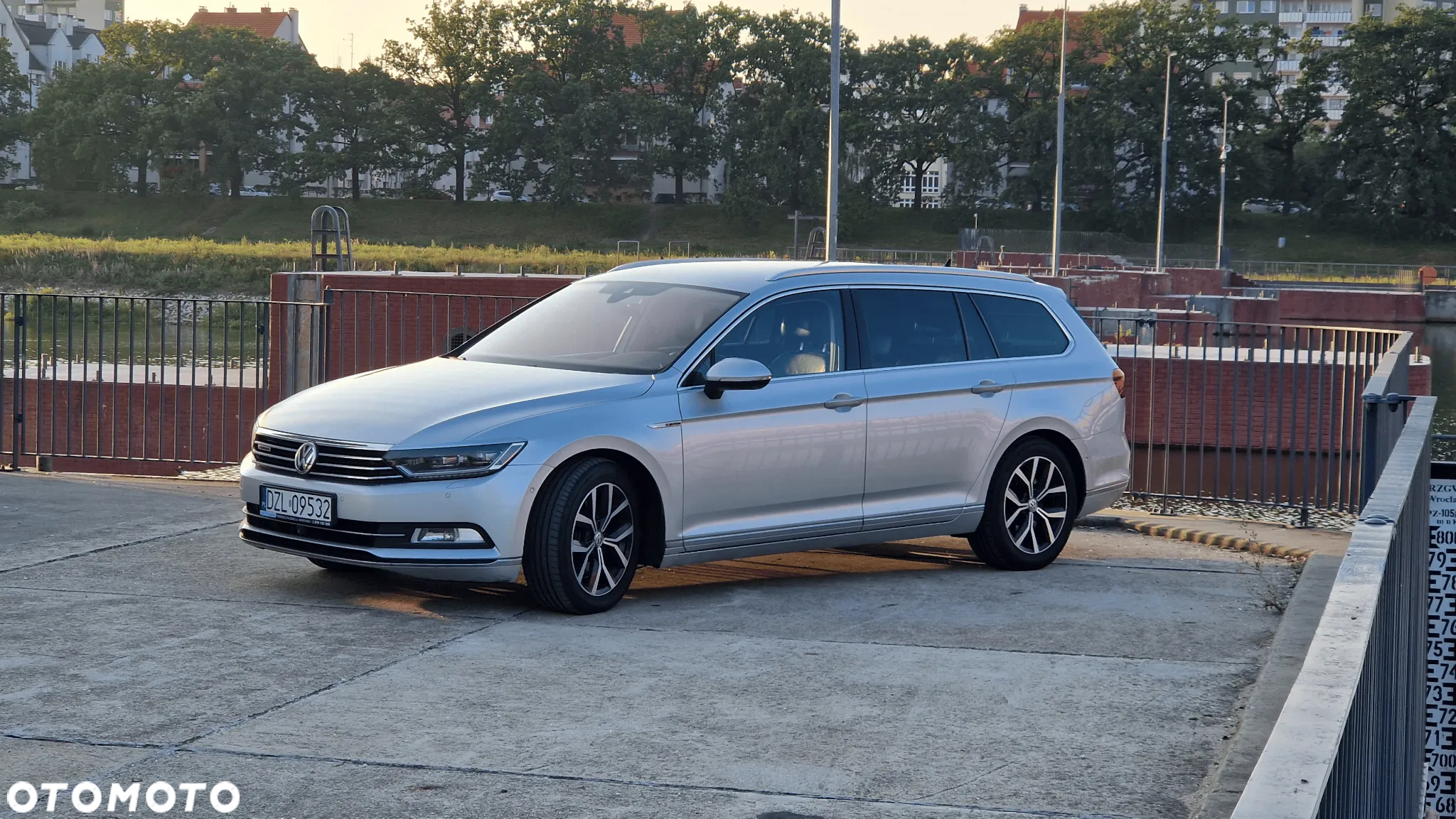 Volkswagen Passat 2.0 TDI Bi-Turbo BMT 4Mot Highline DSG - 3