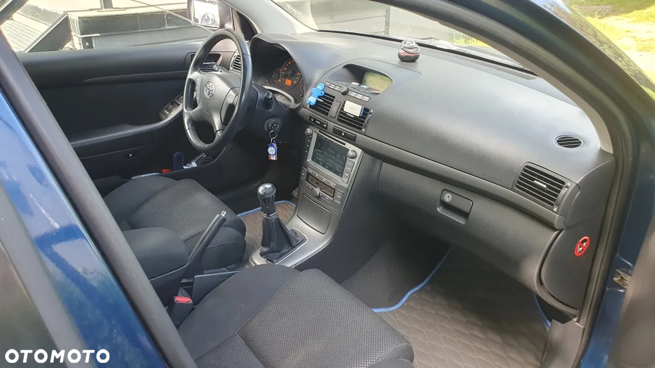Toyota Avensis 1.8 VVT-i Sol - 10