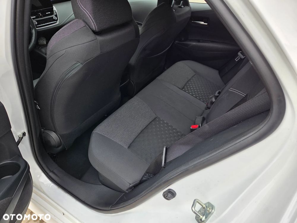 Toyota Corolla 1.8 Hybrid Comfort - 17