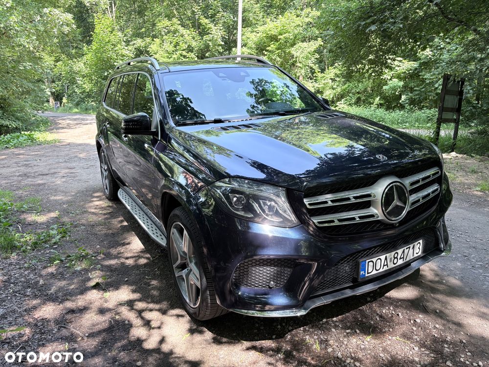 Mercedes-Benz GLS - 1