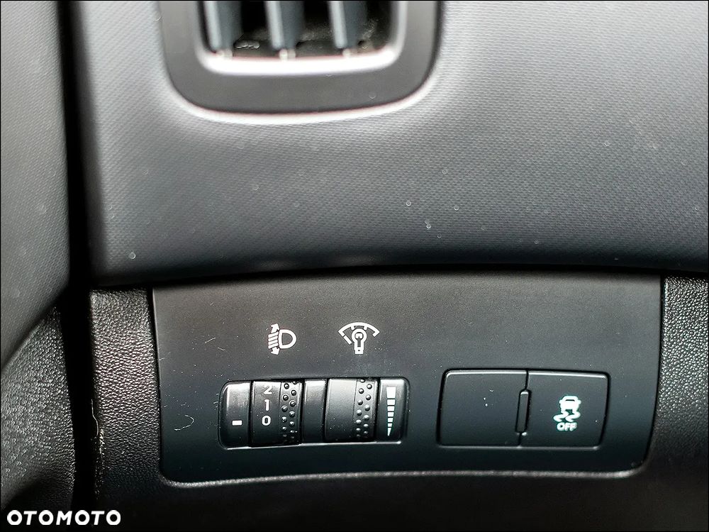 Kia Ceed - 31
