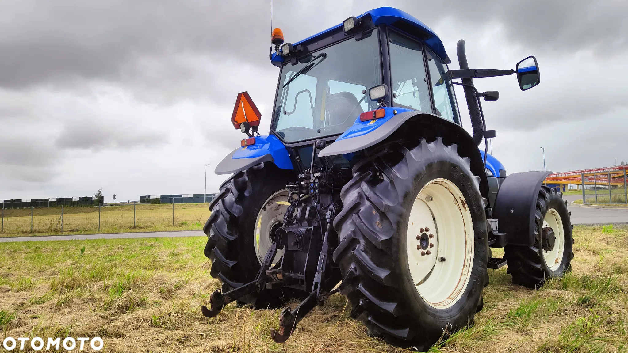 New Holland TM130 - 26