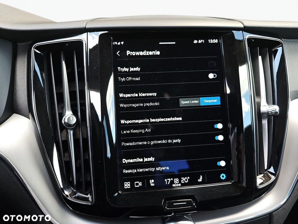 Volvo XC 60 B4 B R-Design - 25