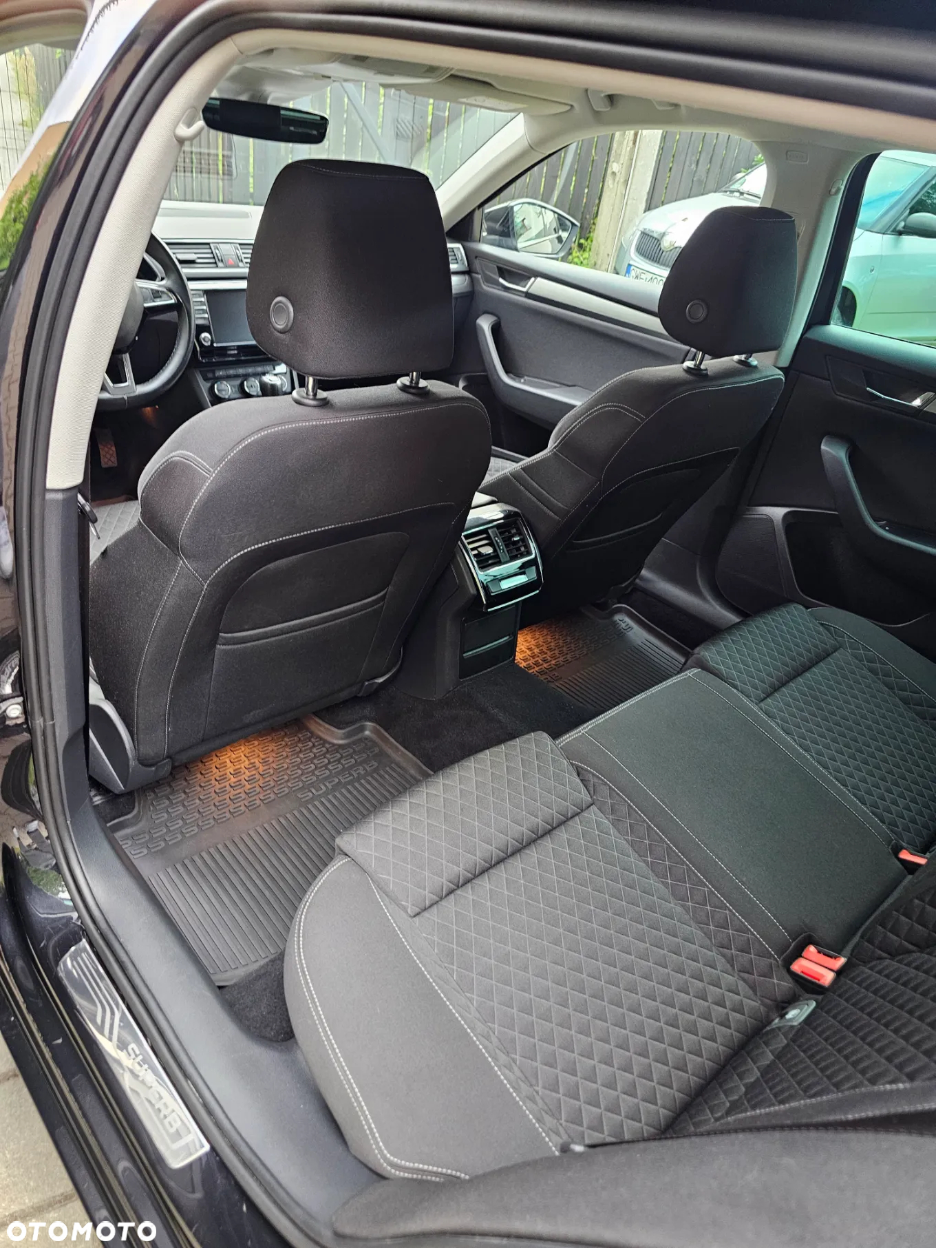 Skoda Superb 2.0 TDI DSG Style - 11