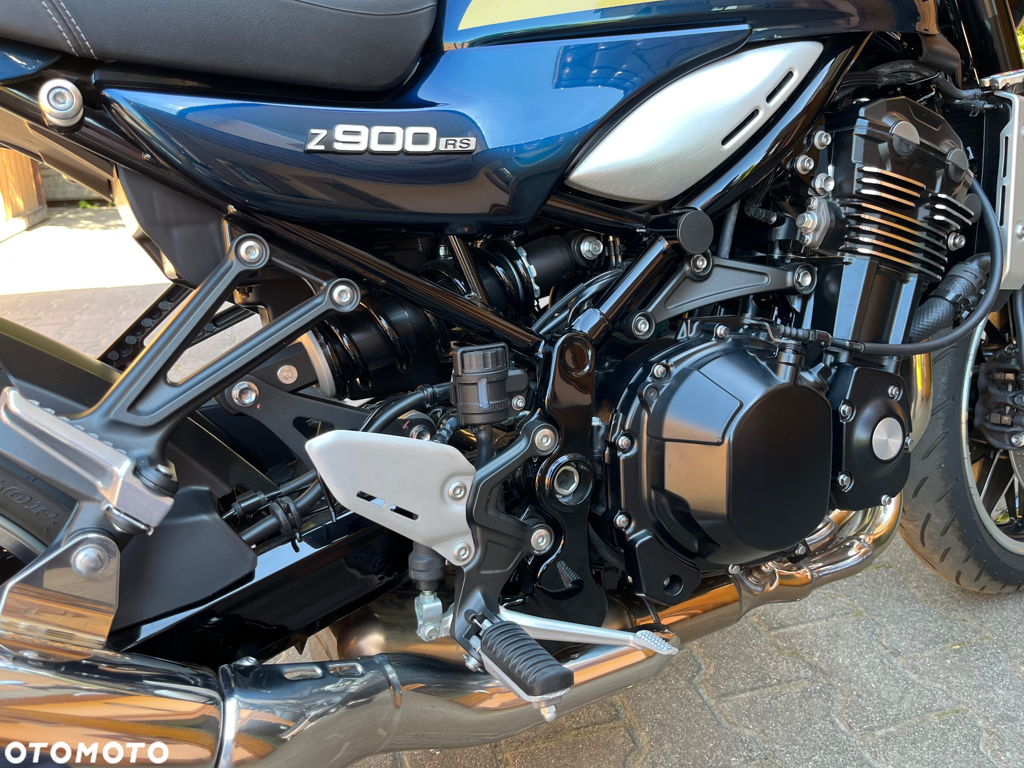 Kawasaki Z 900 RS - 13