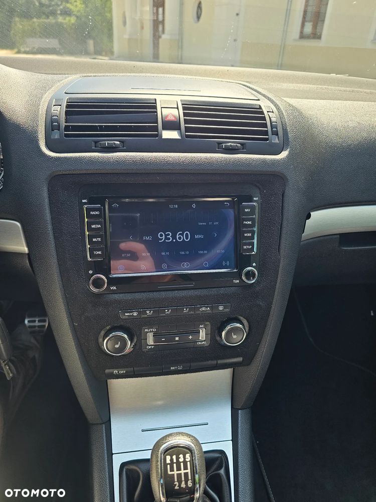 Skoda Octavia 2.0 TDI CR DPF RS - 20