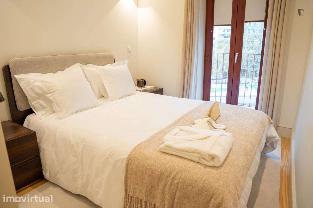 Apartamento com 1 quartos - localizado em Santo Ildefonso Porto - Grande imagem: 2/42