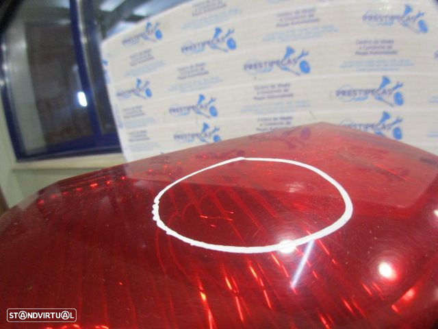 Farol Tras Stop3158 RENAULT MEGANE 2 2003 1.5DCI 80CV 5P CINZA DRT ORIGINAL Danificado - 3