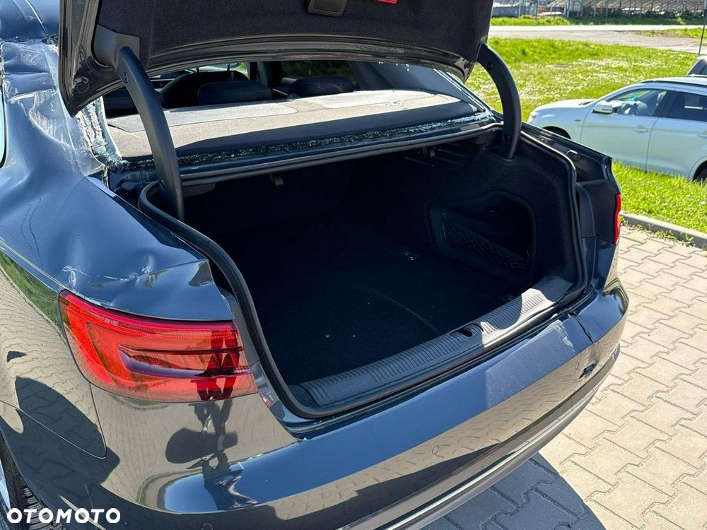 Audi A4 Limousine - 16