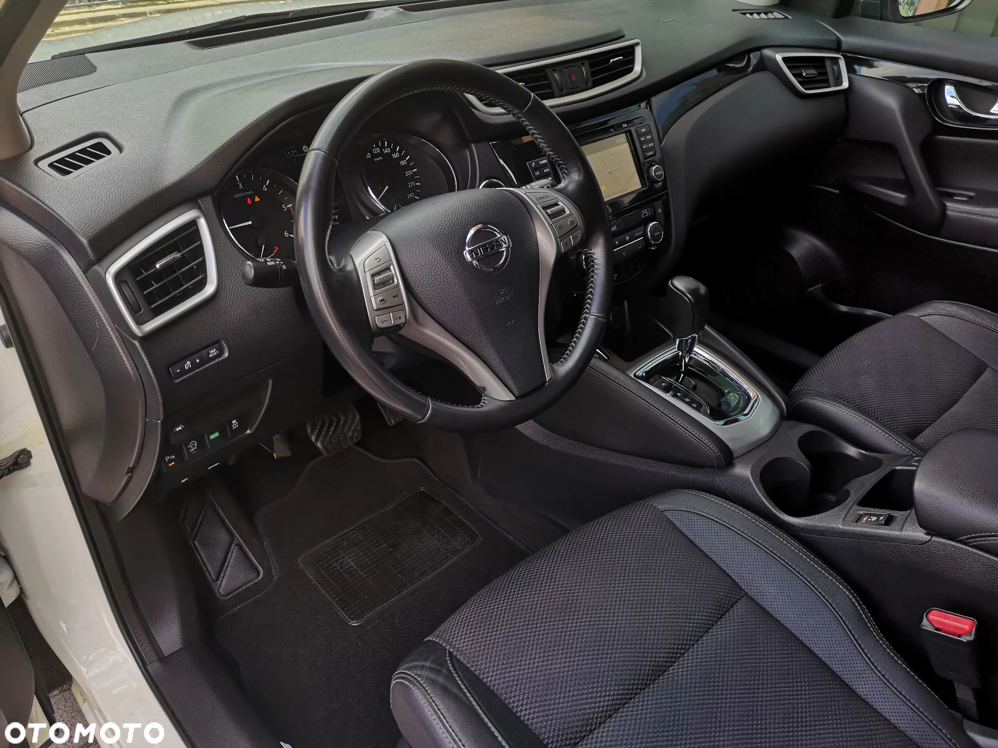 Nissan Qashqai 1.6 DCi Tekna Xtronic - 12