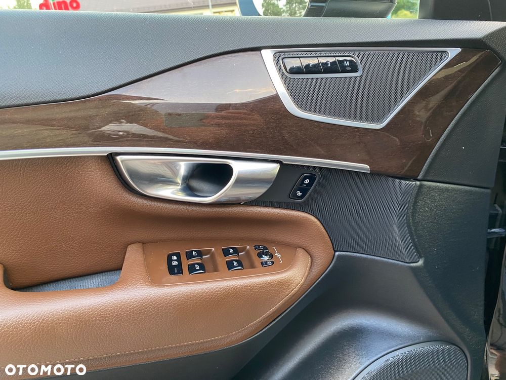 Volvo XC 90 - 19