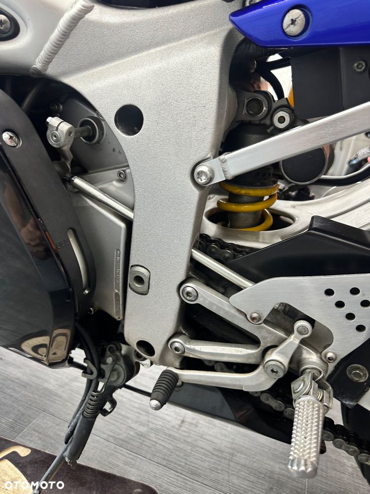 Yamaha R6 - 35