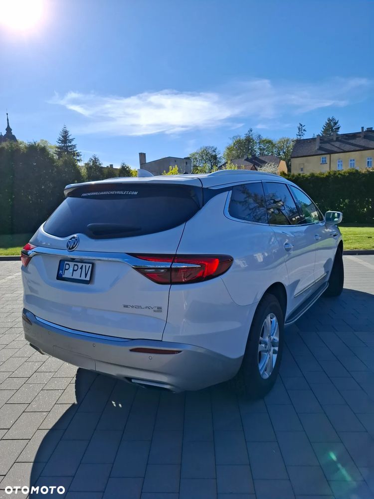 Buick Enclave - 1