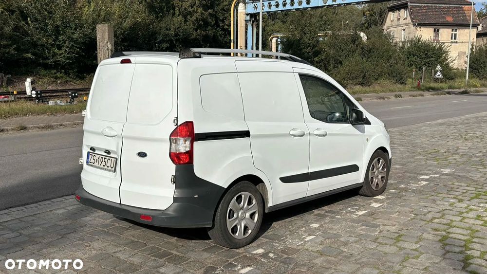 Ford transit courier - 6