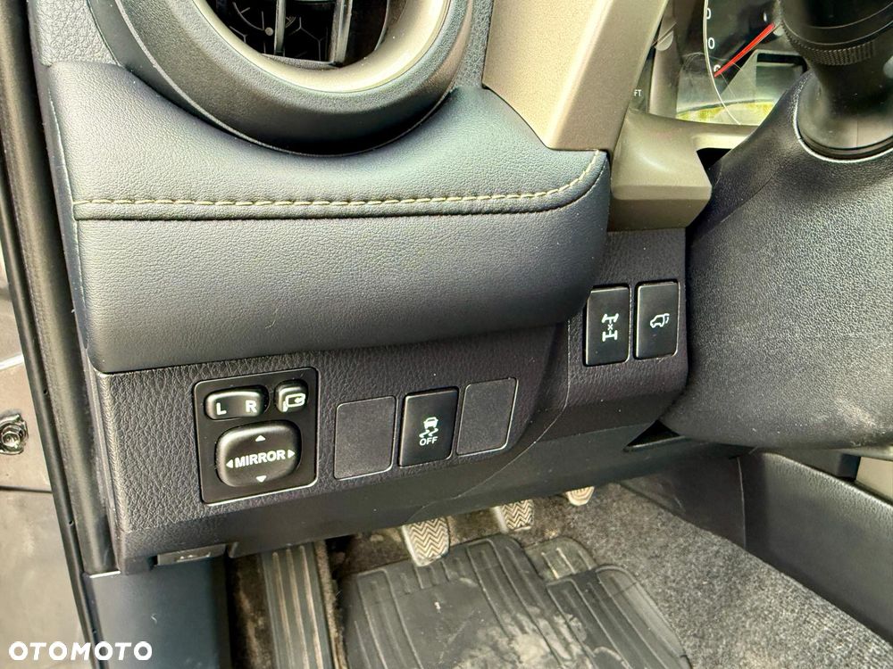 Toyota RAV4 - 23