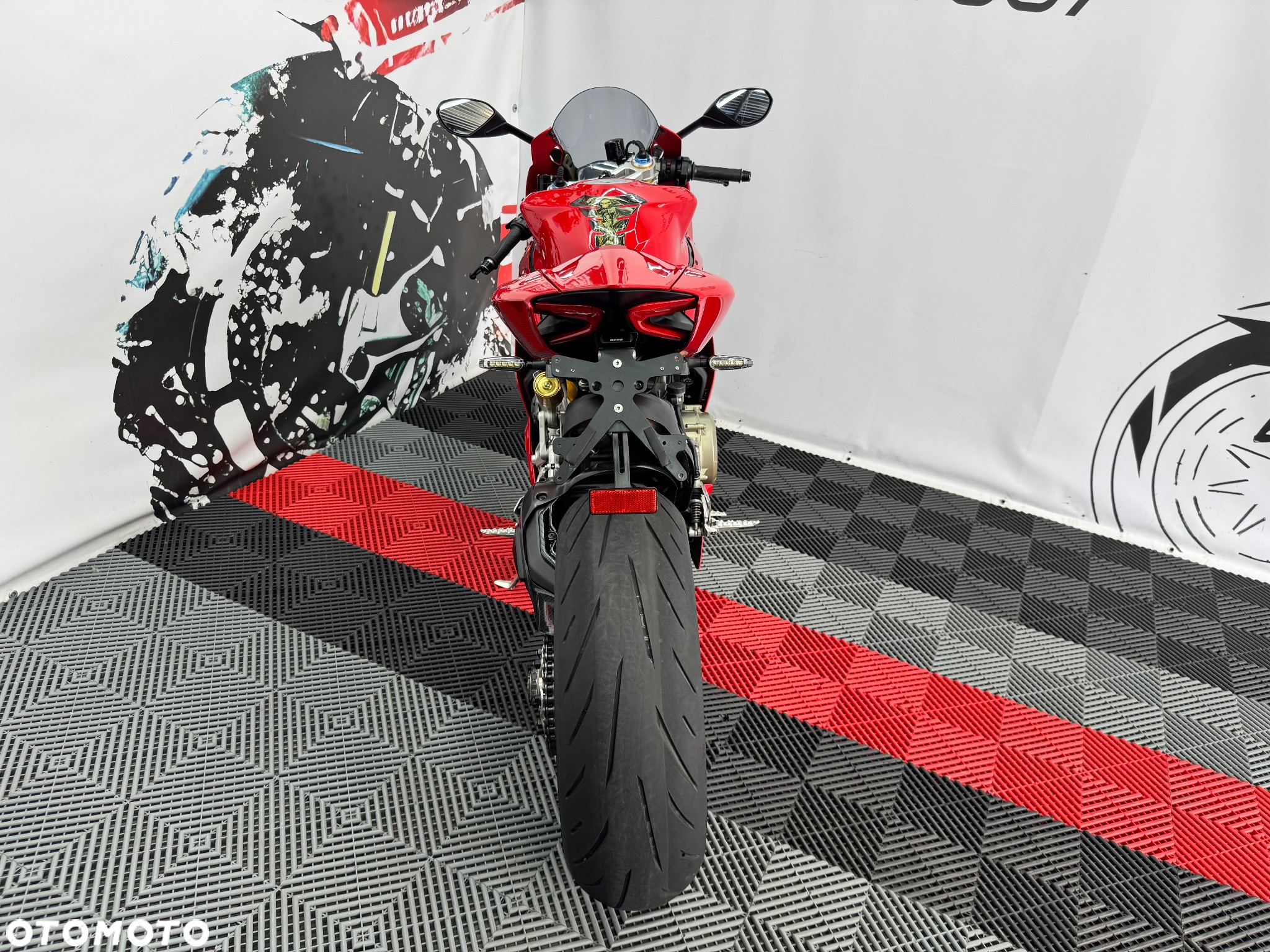 Ducati 1199 Panigale - 12