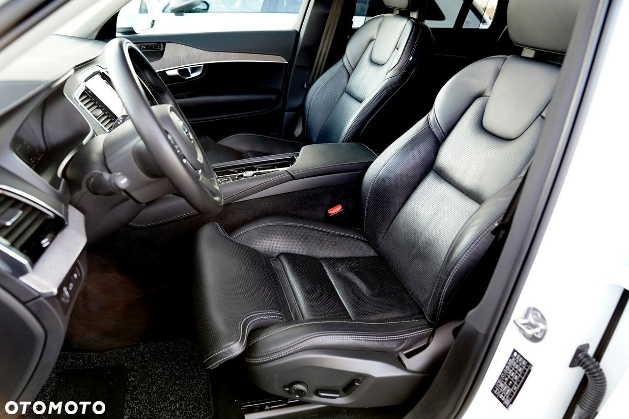 Volvo XC 90 - 30