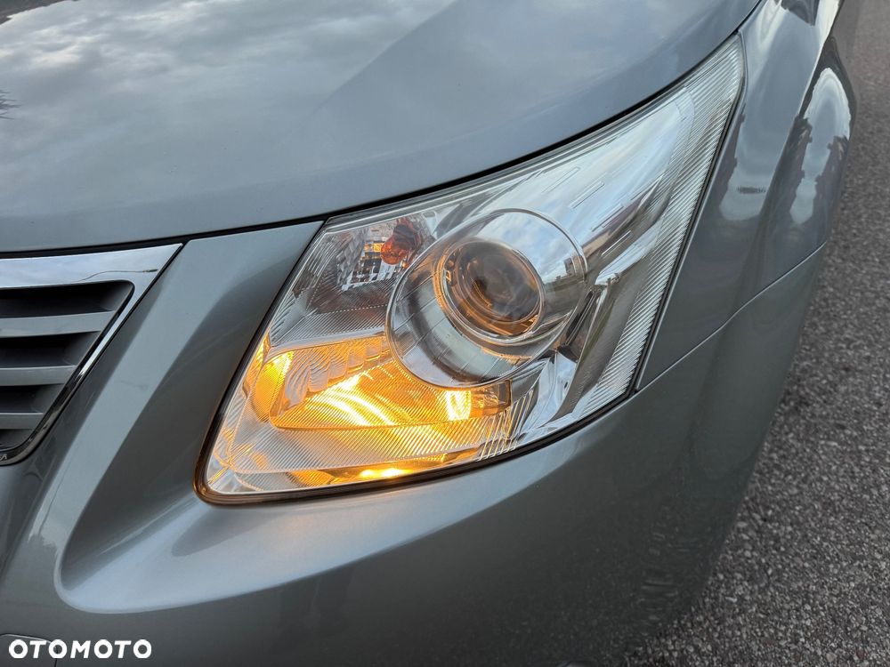 Toyota Avensis 2.0 D-4D Sol Premium - 28