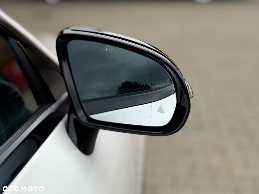 Mercedes-Benz Klasa E 300 9G-TRONIC AMG Line - 24