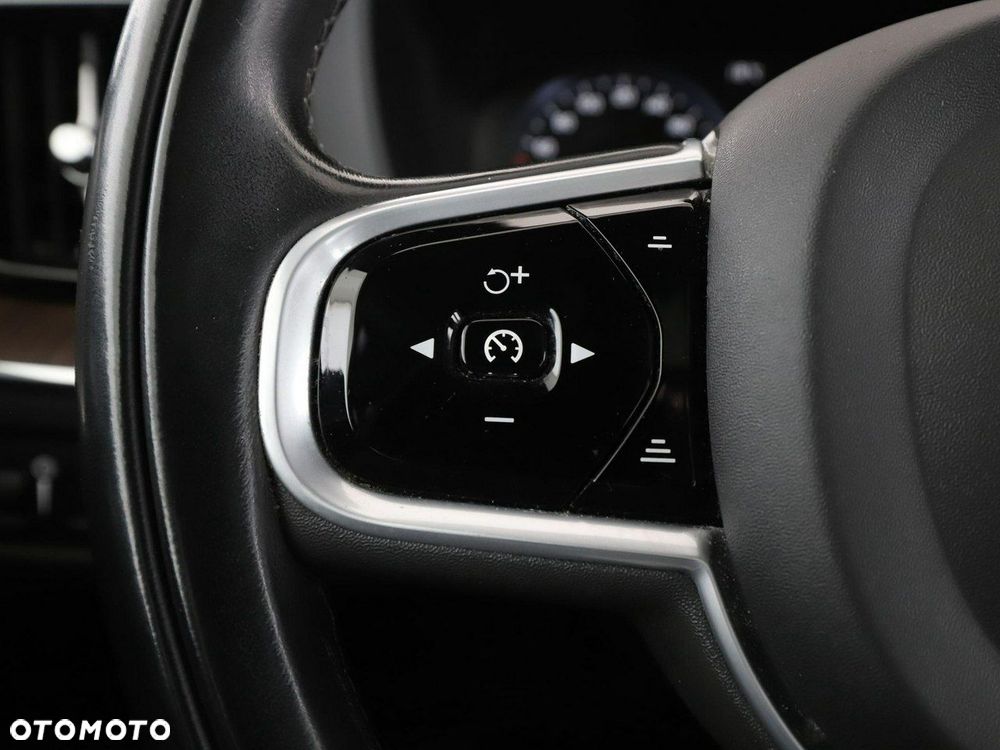 Volvo XC 60 T6 AWD Recharge Geartronic Inscription - 34