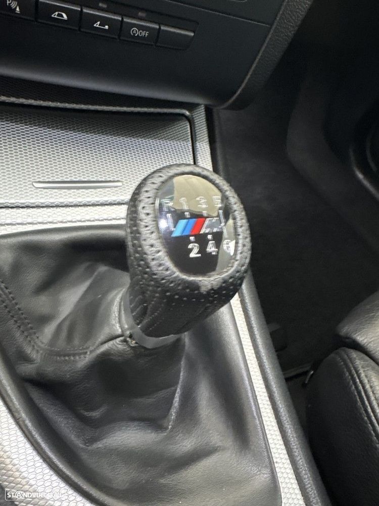 BMW 120 d Limited Edition Lifestyle c/ M Sport Pack - 16