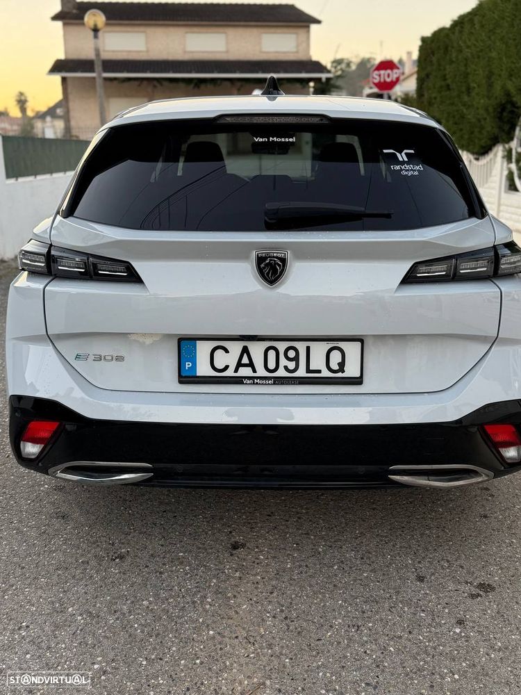 Peugeot e-308 54 kWh Allure - 27