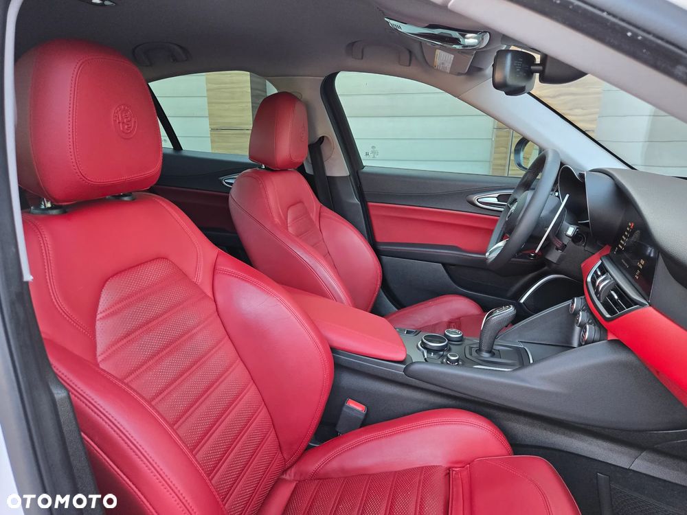Alfa Romeo Giulia 2.0 Turbo 16V AT8 Veloce Ti - 30