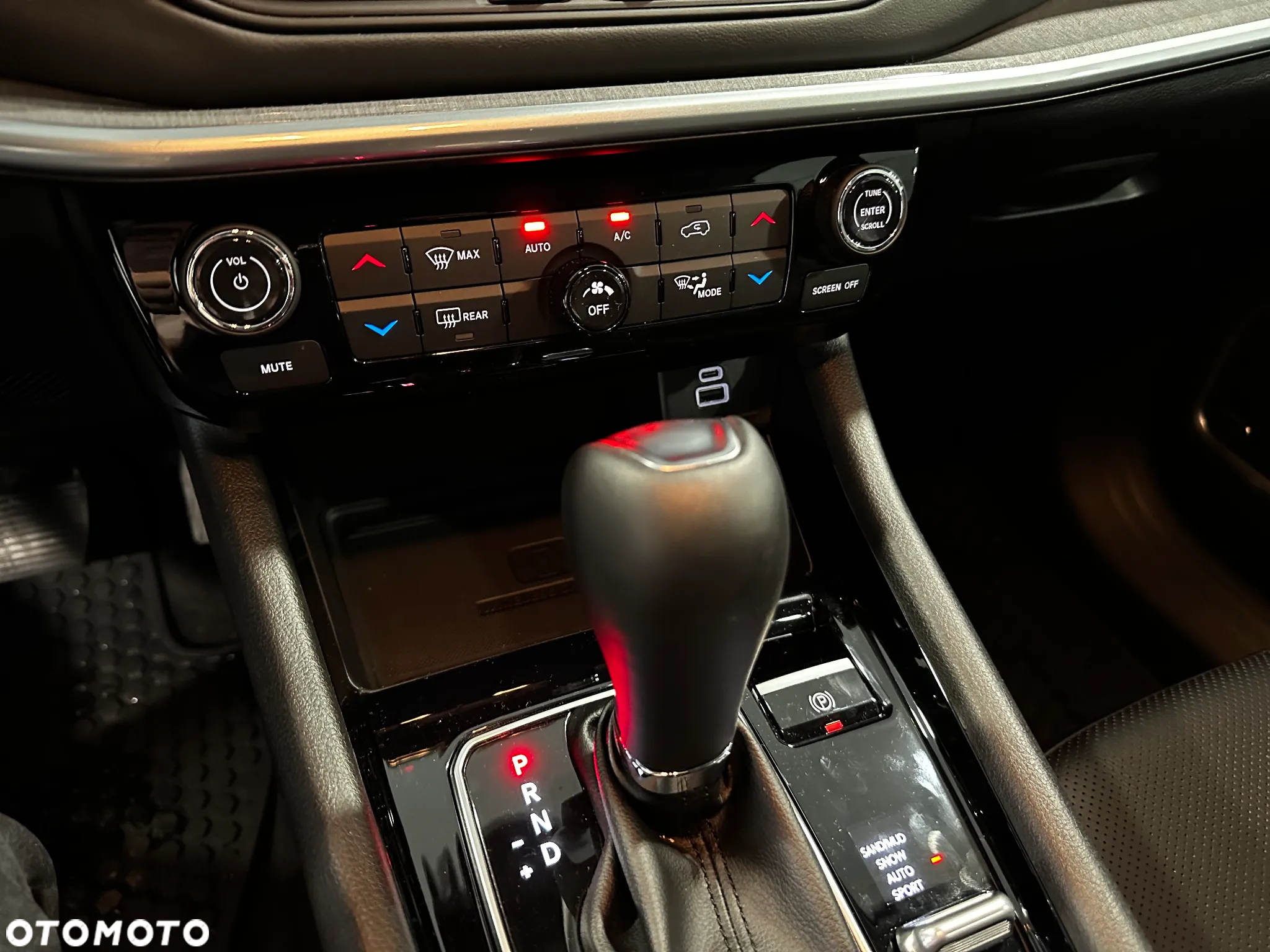 Jeep Compass - 12