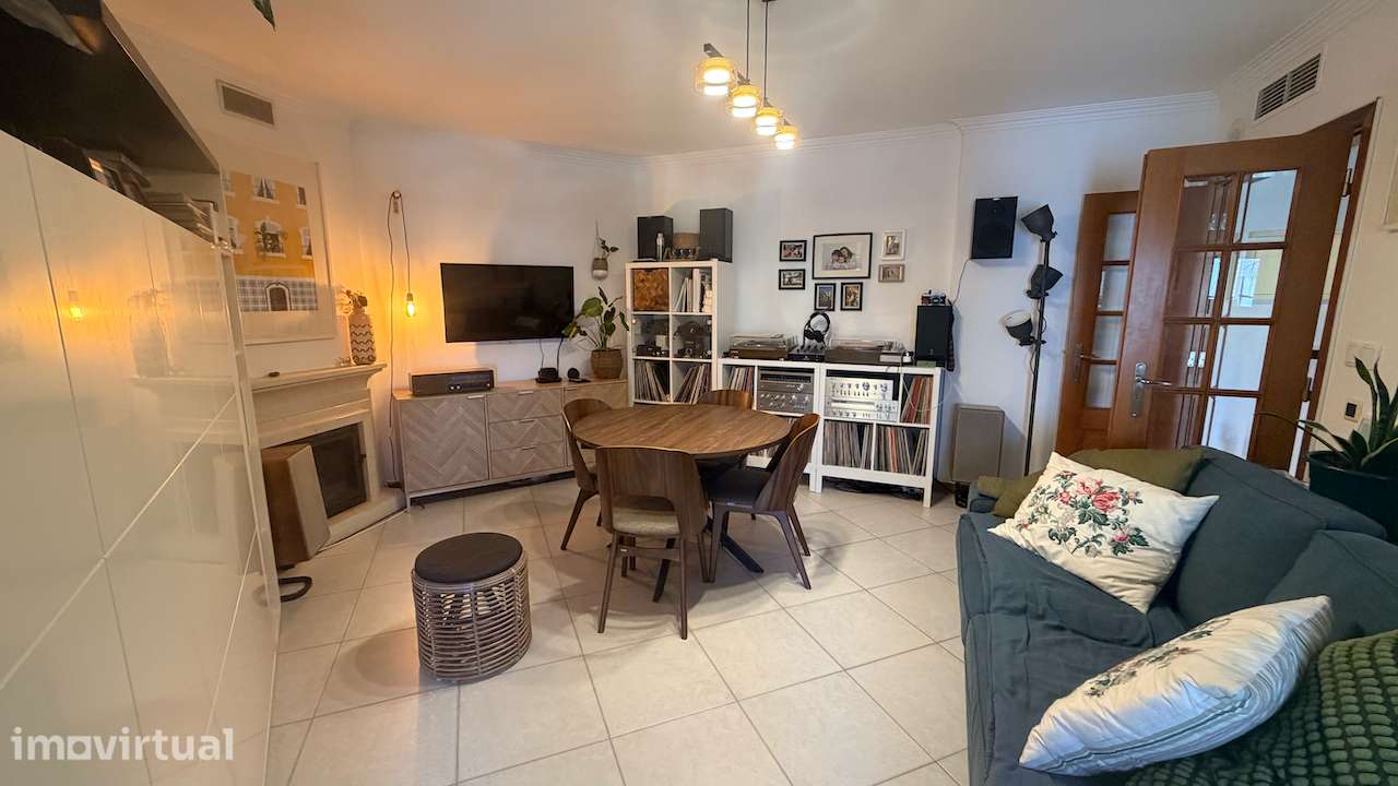 T1 com garagem e arrecadação, no centro do Feijó, Almada - Grande imagem: 3/16