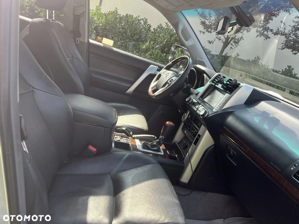 Toyota Land Cruiser - 11