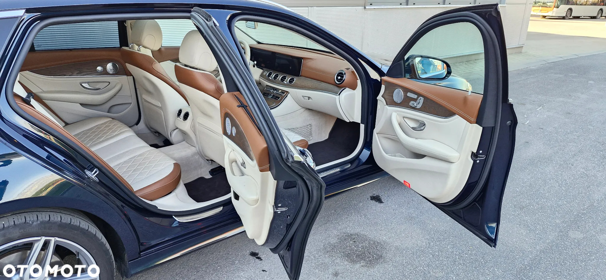 Mercedes-Benz Klasa E 350 BlueTEC 4-Matic Avantgarde - 14