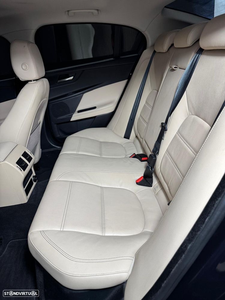 Jaguar XE 2.0 D Pure - 13