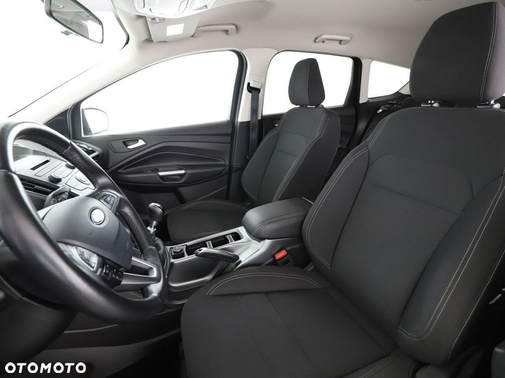 Ford Kuga 1.5 EcoBoost 2x4 Trend - 14