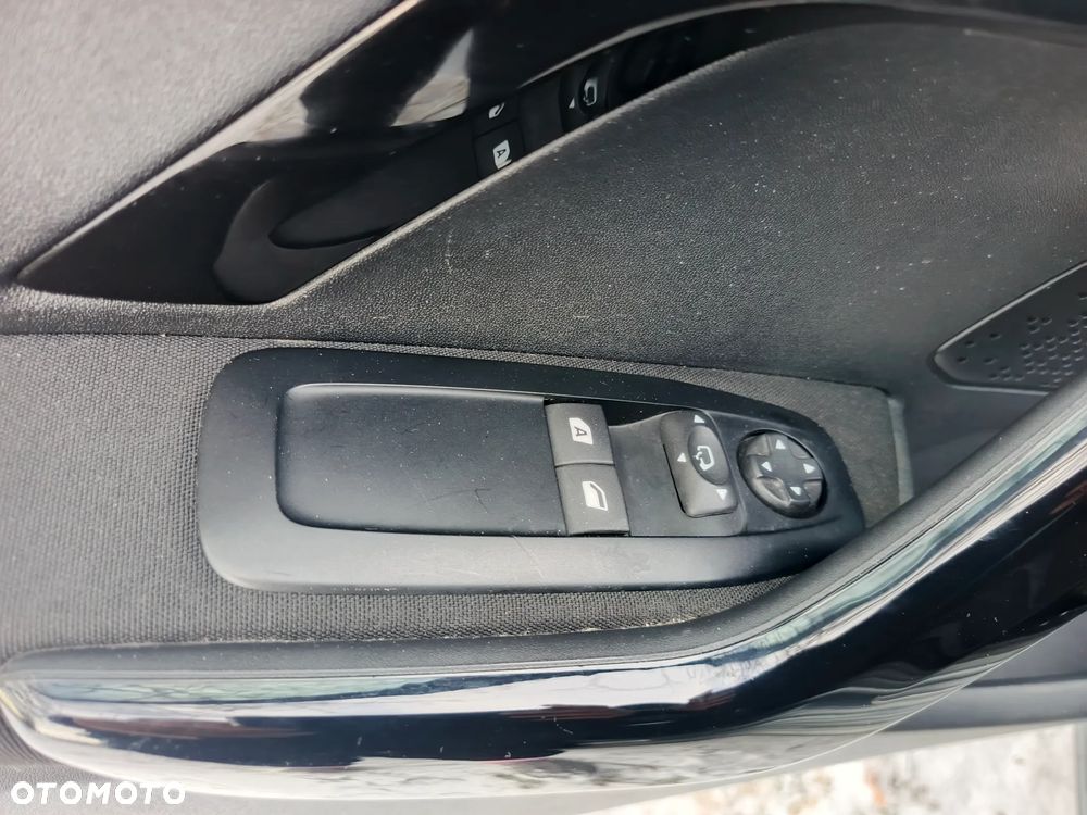 Peugeot 208 1.2 PureTech Style - 10