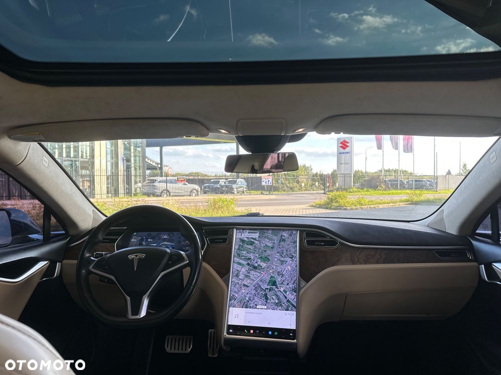Tesla Model S - 15