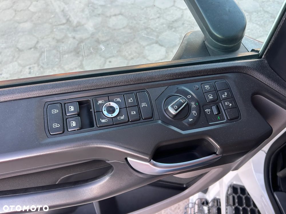 Scania S450 RETARDER / LED / NAWIGACJA / WIRTUALNE ZEGARY / 2 ZBIORNIKI PALIWOWE / LODÓWKA / PRZEBIEG 756 TYS. KM / SCANIA z POLSKIEGO SALONU / 2020 ROK !! - 34